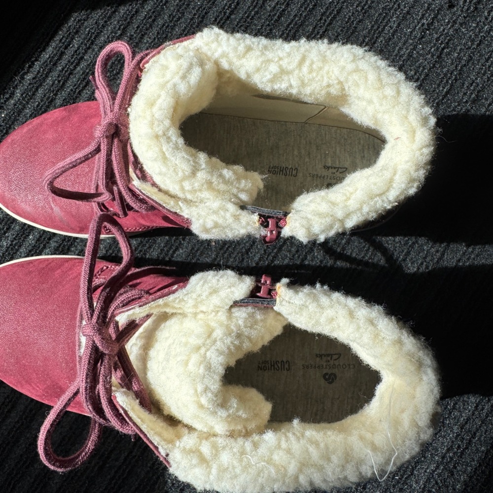 Clarks Cloudsteppers Maroon Faux Fur Lined Ankle Boots Size 9.5W 26160650 - Picture 4 of 8